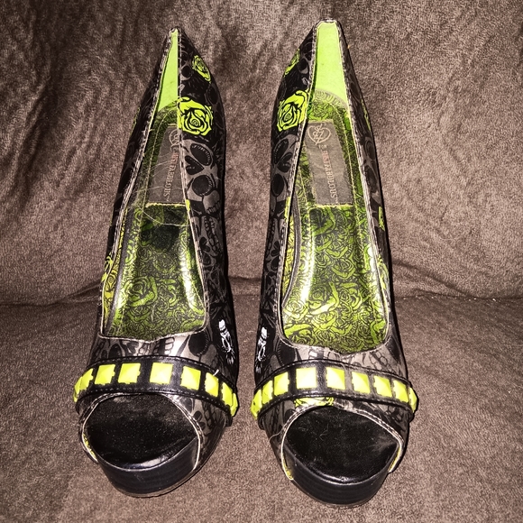 Just Fabulous Skull Roses Peep Toe Stiletto Heels Lime Green Sz 10, Gently Used - Picture 1 of 6